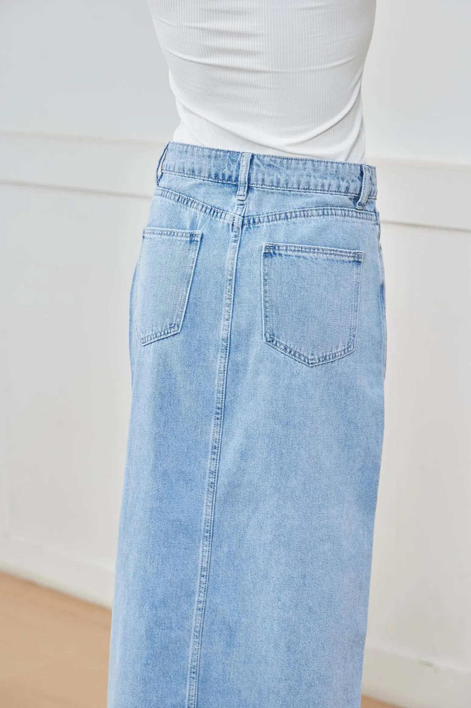 GONNA JEANS