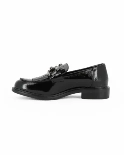 MISS GLOBO - Mocassino nero effetto vernice con morsetto gioiello e frange, sottopiede in memory soft