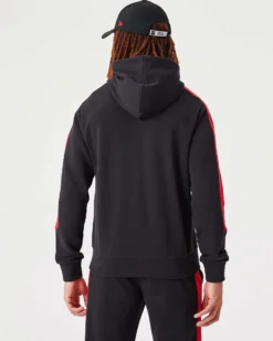 NEW ERA - Felpa nera e rossa con cappuccio zip frontale e logo Chicago Bulls
