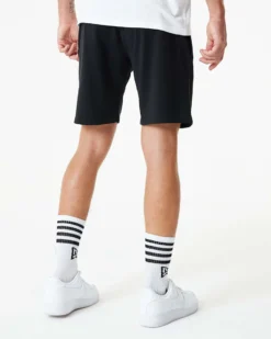 NEW ERA - Pantaloni corti neri con logo bianco