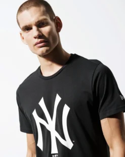 NEW ERA - T shirt girocollo nera in cotone con logo bianco