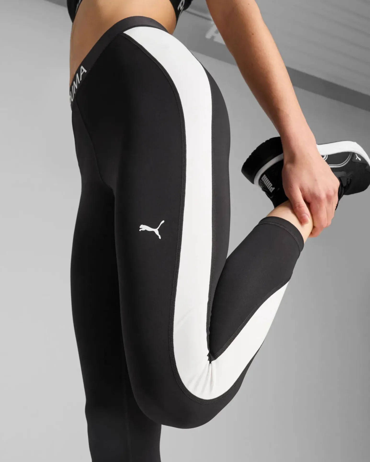 PUMA - LEGGINGS NERI E BIANCHI STRONG TIGHT-HW 7/8 DA DONNA, 526679-01