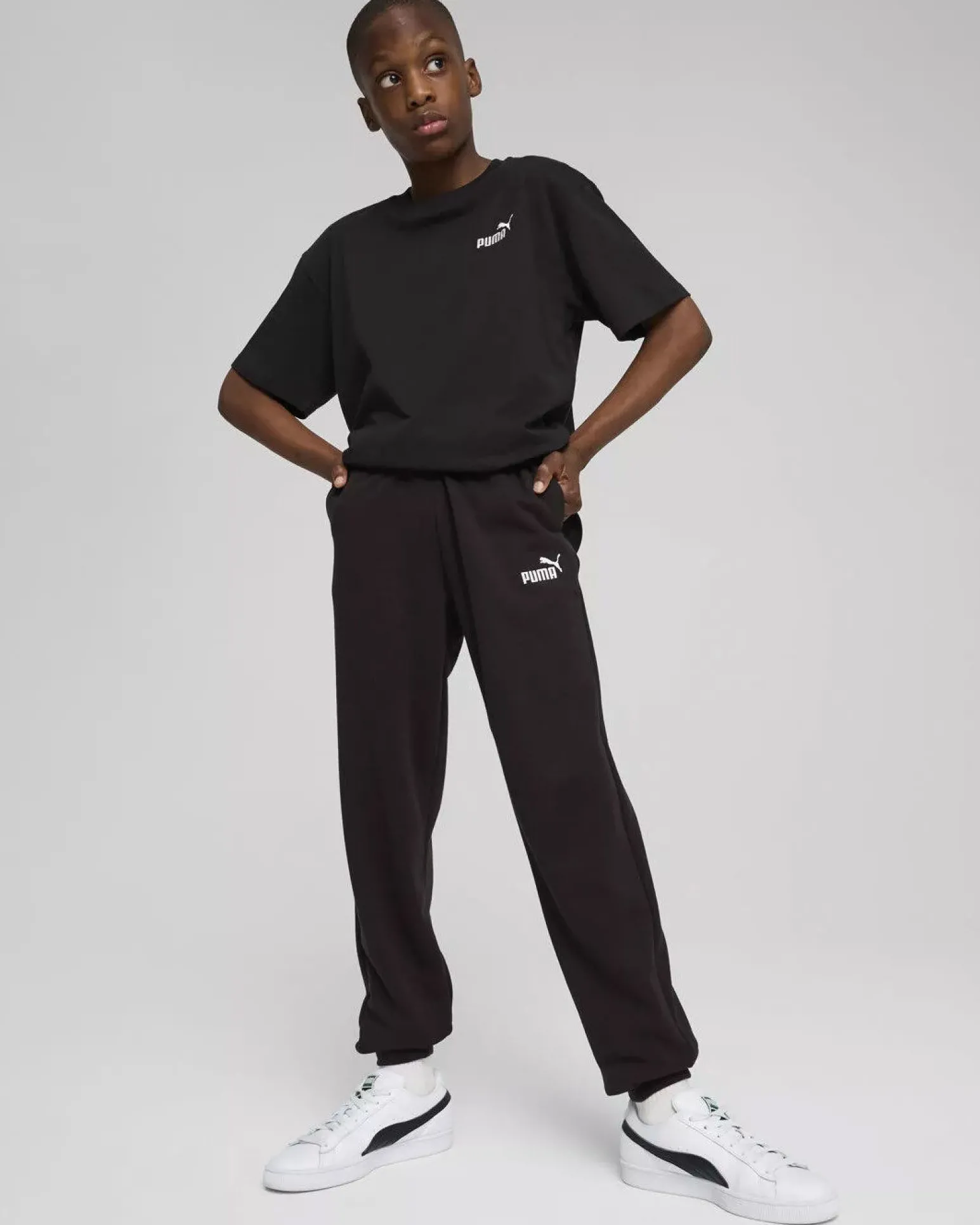 PUMA - PANTALONE TUTA JUNIOR ( 7-16 ANNI) NERO ESSENTIAL N. 1 LOGO SWEAT, 684914-01