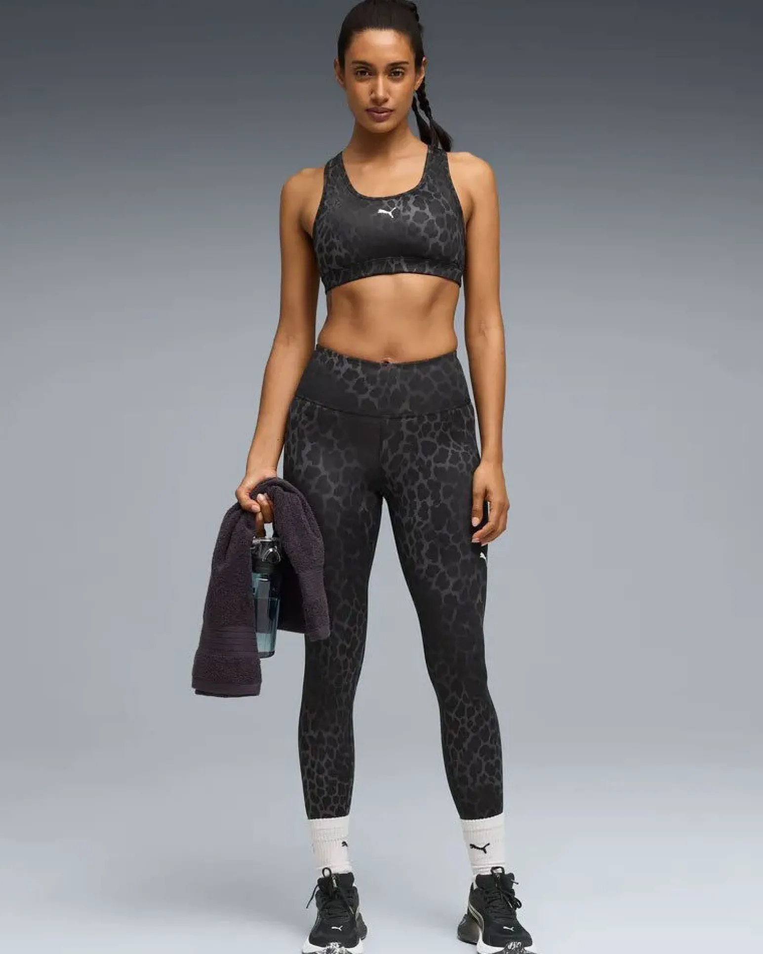 PUMA - REGGISENO SPORTIVO MACULATO NERO E GRIGIO 4KEEPS BRA SPOTTED HAZE MID DA DONNA, 528511-01