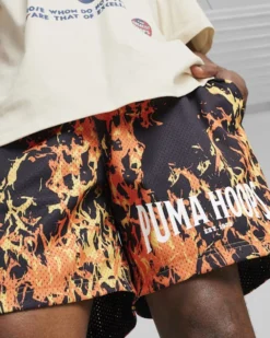PUMA SHORTS DA BASKET STRAIGHT FLAMES - Pantaloncino da uomo nero con motivo straight Flames - 62475801