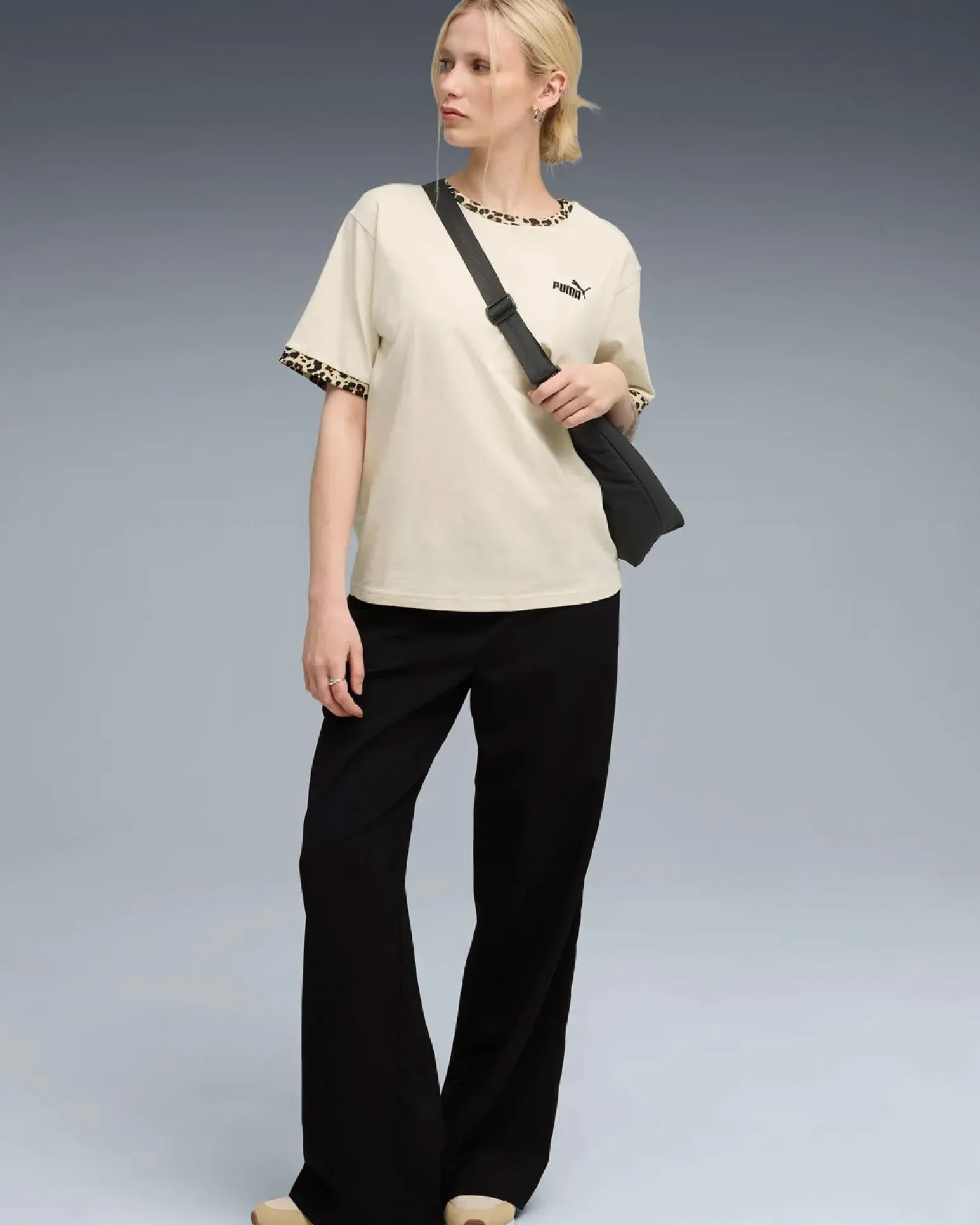 PUMA - T-SHIRT BEIGE E MACULATO ESSENTIAL GRAPHIC ANIMAL RELAXED DA DONNA, 688082-87