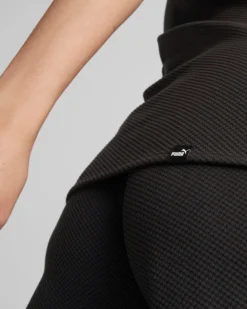 PUMA - T shirt da donna girocollo nera con logo bianco slim fit