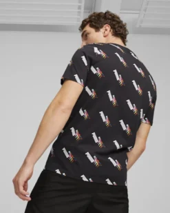 PUMA - T-SHIRT MM ESS+ LOVE WINS AOP TEE DA UOMO - 680001-01