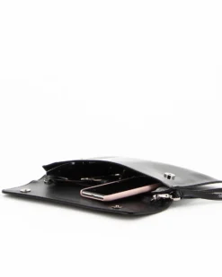 TATOO - Pochette nera in vernice con patta, laccetto e tracolla removibile, MADE IN ITALY