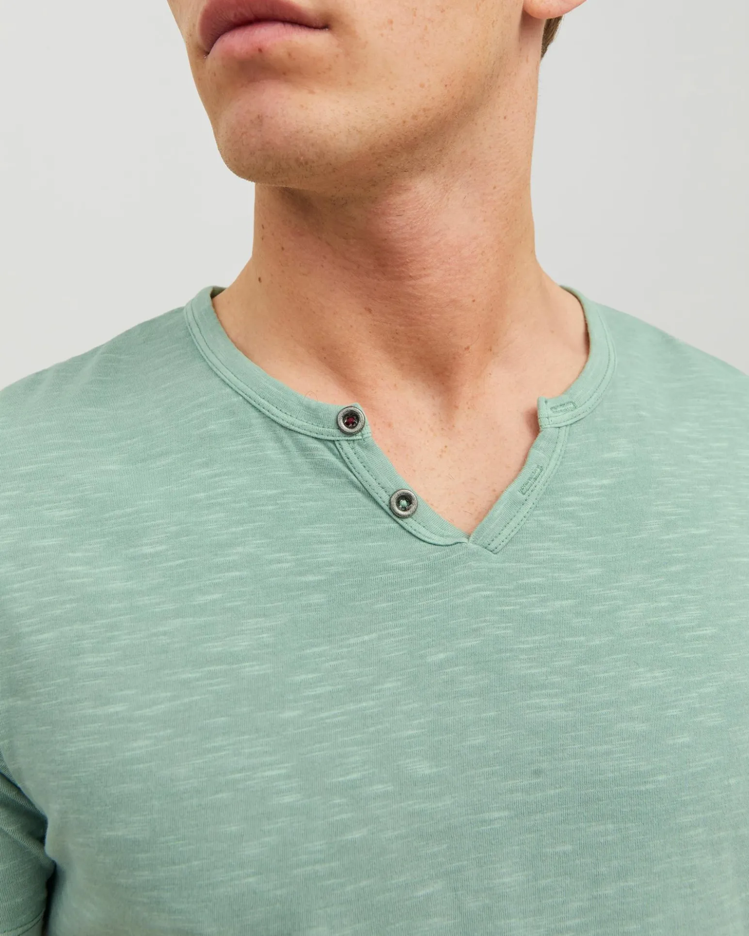 TSHIRT MM ESPLIT NECK TEE SS NOOS