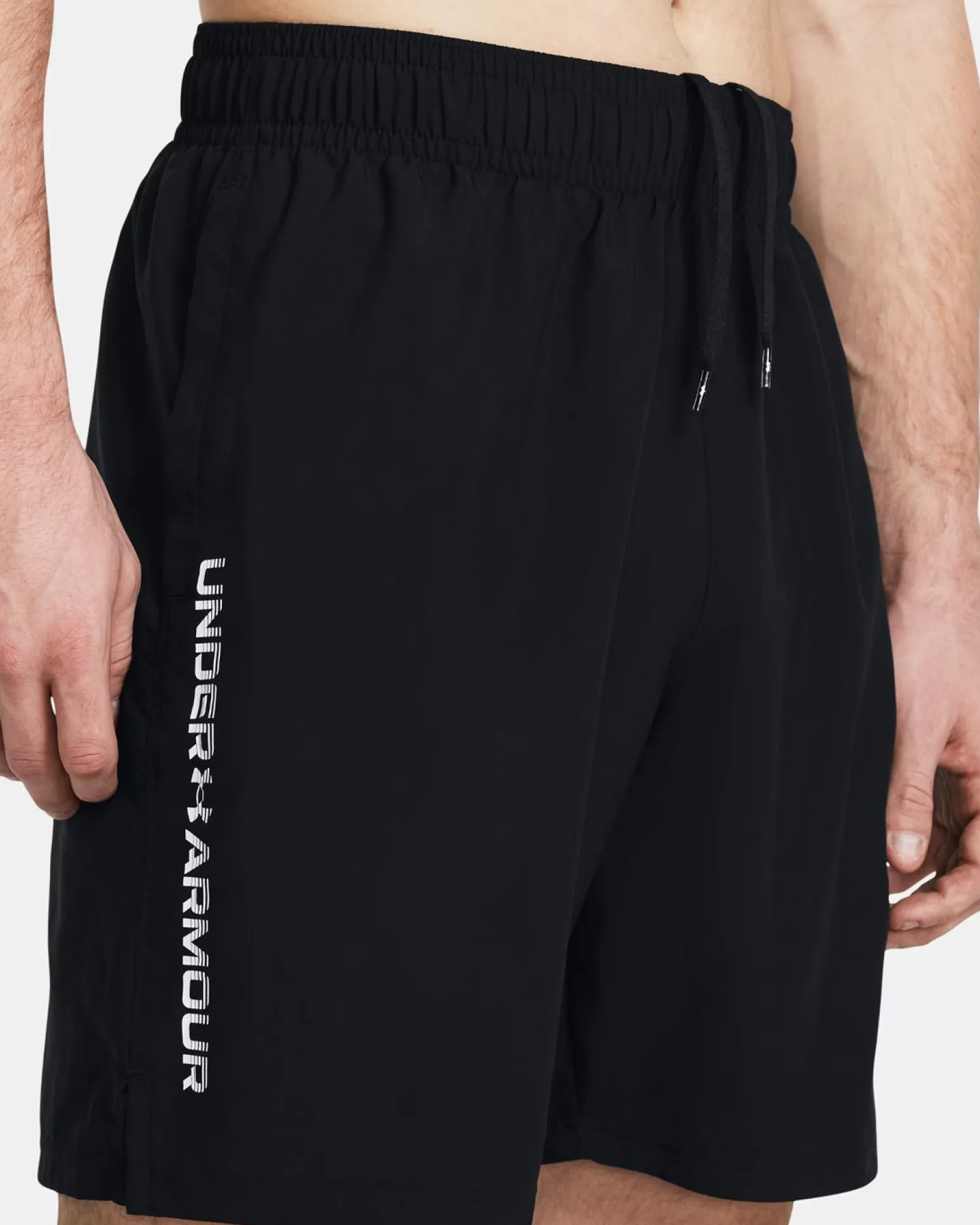 UNDER ARMOUR - SHORT WOVEN WDMK NERO CON DETTAGLI BIANCHI DA UOMO, 1383356_0001